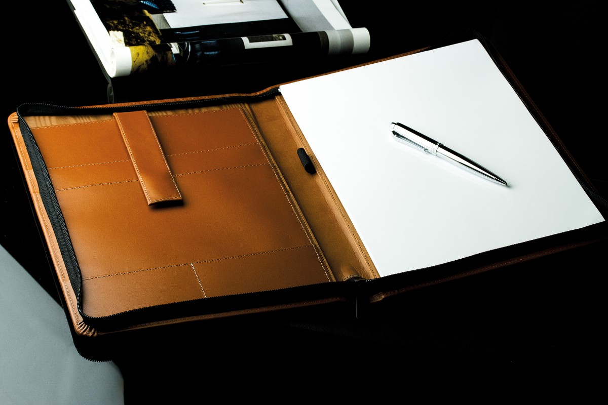 Reißverschluss Schreibmappe DIN A4 mit iPad Fach PREMIUM LEDER BOXCALF cuoiobraun (glatt)