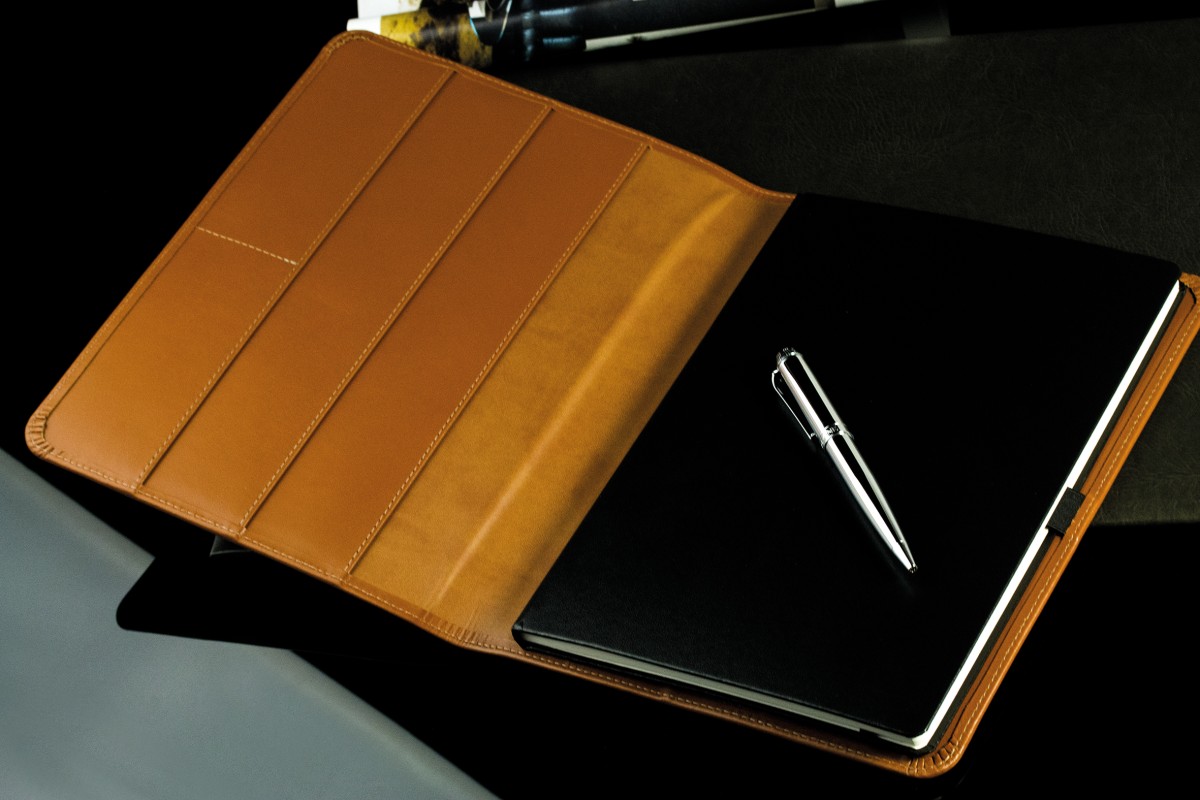 Kalenderbuch DIN B5 für das Jahr 2027 PREMIUM LEDER BOXCALF cuoiobraun (glatt)
