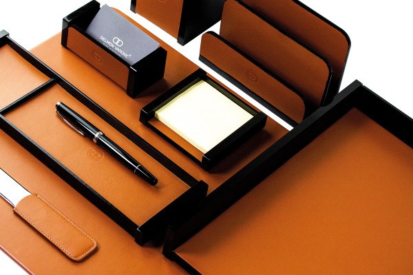 Schreibtisch Set "BOSTON" 8-teilig Kombination Acryl schwarz mit PREMIUM LEDER BOXCALF cuoiobraun