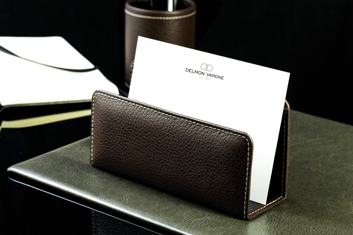 Briefständer PREMIUM LEDER SOFT GRAIN dunkelbraun (genarbt)