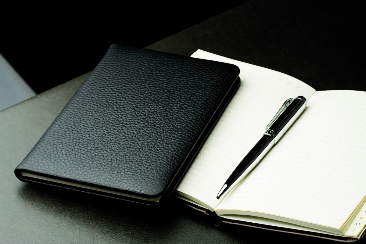 Adressbuch DIN A6+ (gebunden) | Echtleder | SOFTGRAIN schwarz