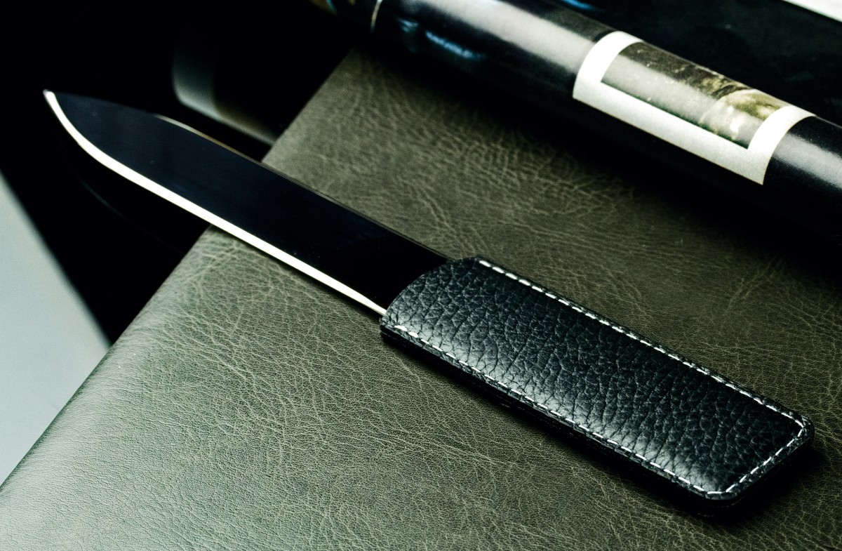 Brieföffner PREMIUM LEDER SOFTGRAIN schwarz (genarbt)