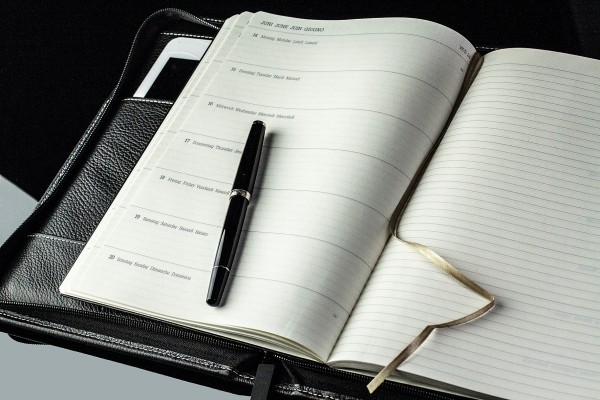 RV-Kalenderbuch DIN B5 mit Tablet Computer Fach für das Jahr 2025 PREMIUM LEDER SOFTGRAIN schwarz (genarbt)