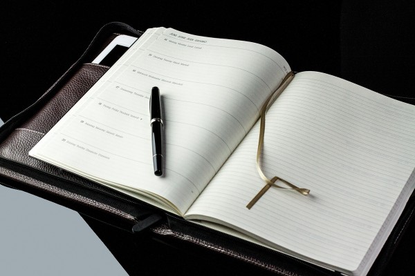RV-Kalenderbuch DIN B5 mit Tablet Computer Fach für das Jahr 2025 PREMIUM LEDER SOFTGRAIN dunkelbraun (genarbt)