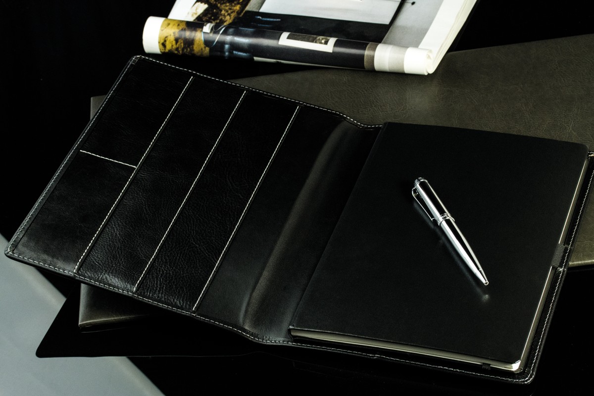 Kalenderbuch DIN B5 für das Jahr 2027 PREMIUM LEDER VINTAGE schwarz (glatt)