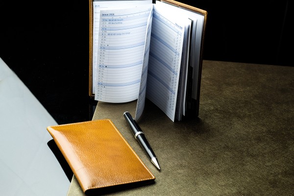 Preview: Leporello Faltkalender deutsch 2026 PREMIUM LEDER VINTAGE cuoiobraun