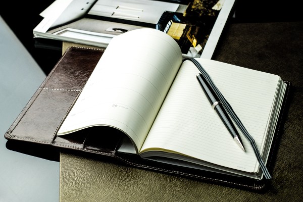 Preview: Kalenderbuch DIN A5 für das Jahr 2025 + 2026 PREMIUM LEDER VINTAGE marronebraun