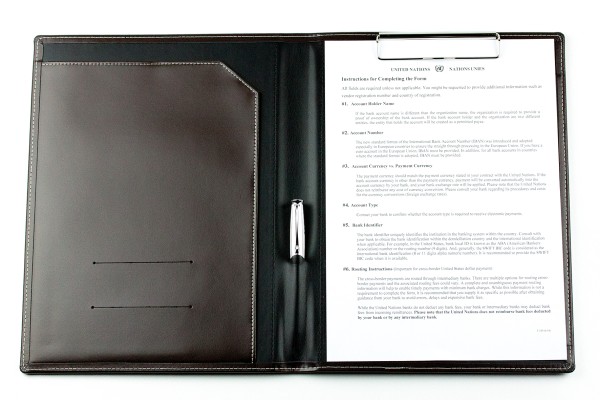 Klemmbrettmappe DIN A4 mit Blockklemme in CAMBRIDGE Top Grain Rindspaltleder mit heller Kontrastnaht dunkelbraun