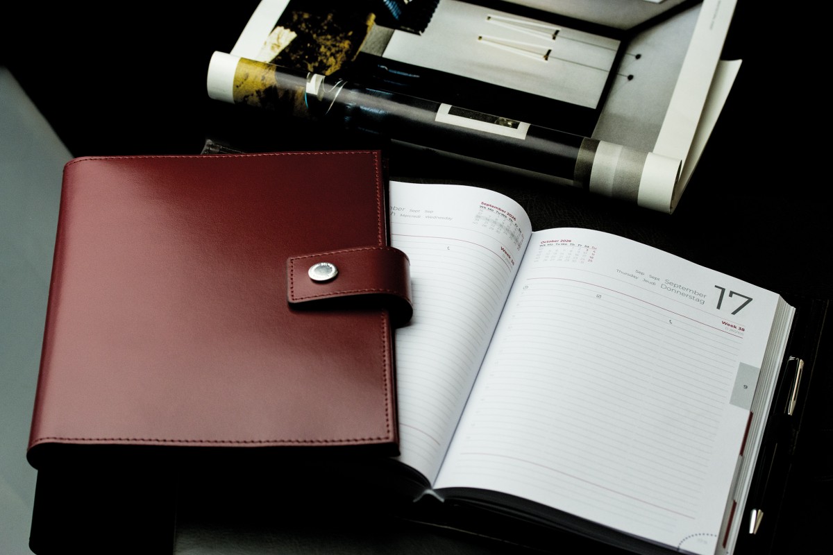 Buchkalender (auswechselbar) DIN A5 für 2026, Cambridge Top Grain Leder, rot