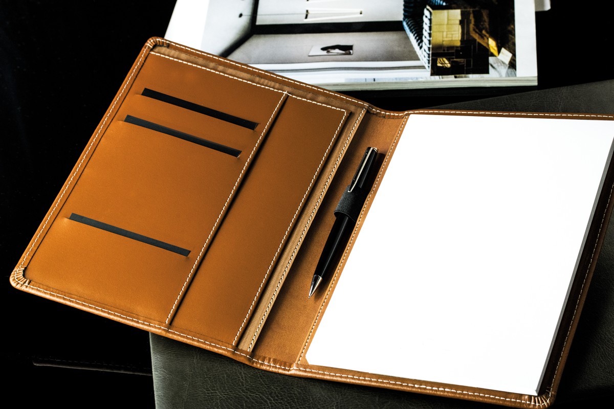 Schreibmappe DIN A5, incl. Memoblock CAMBRIDGE Top Grain Leder mit heller Kontrastnaht hellbraun