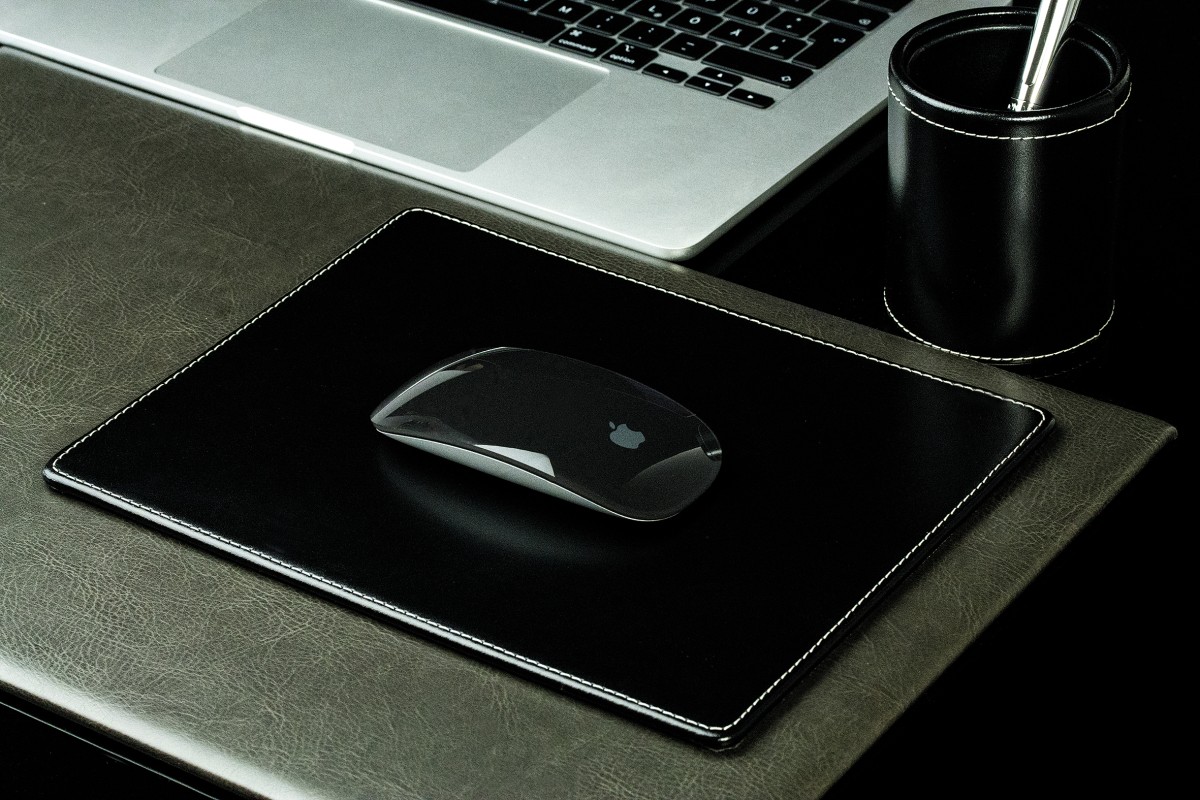 Mousepad CAMBRIDGE Top Grain Rindspaltleder mit heller Kontrastnaht schwarz