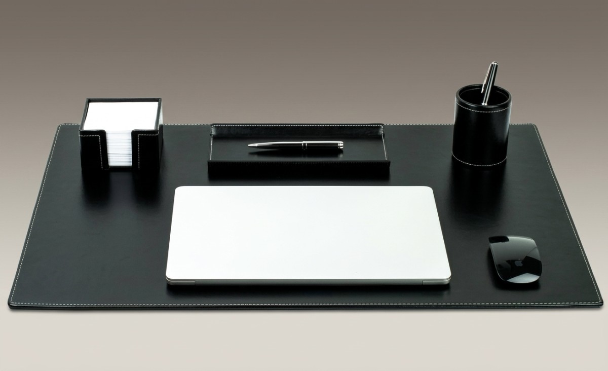 Schreibunterlage XXL 50 x 70, CAMBRIDGE Top Grain Rindspaltleder mit heller Kontrastnaht, schwarz