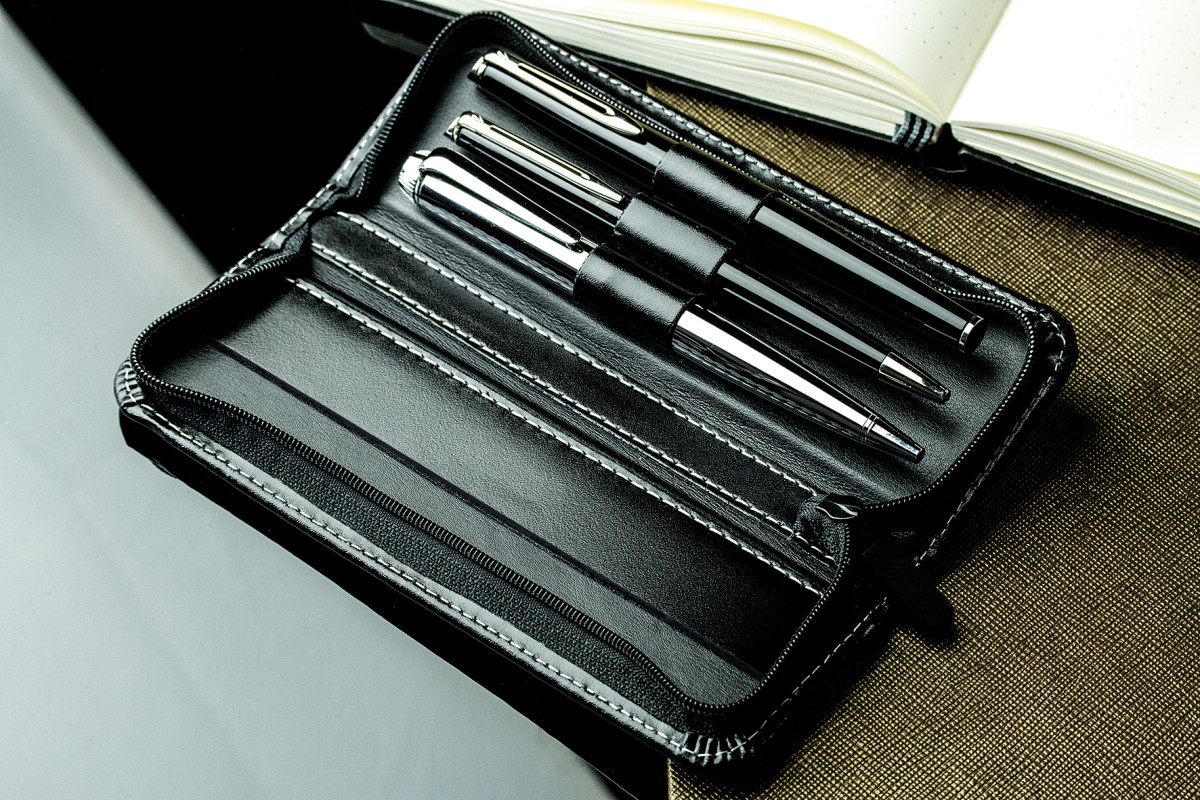RV-Schreibgeräteetui TRIO - CAMBRIDGE Top Grain Leder - schwarz