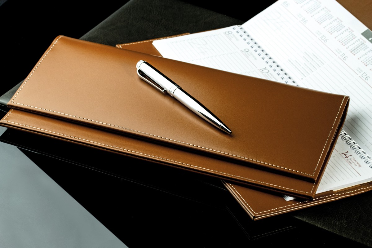 Tischquerkalender (auswechselbar) für 2027 - Cambridge Top Grain Leder hellbraun