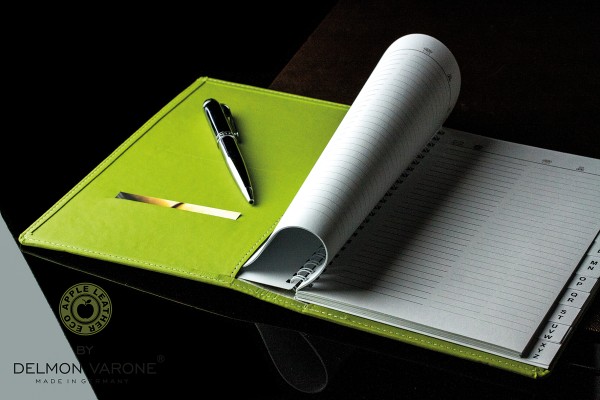 Adressbuch DIN A5 mit Gummibandverschluss Lederimitat ECO APPLE LEATHER grün
