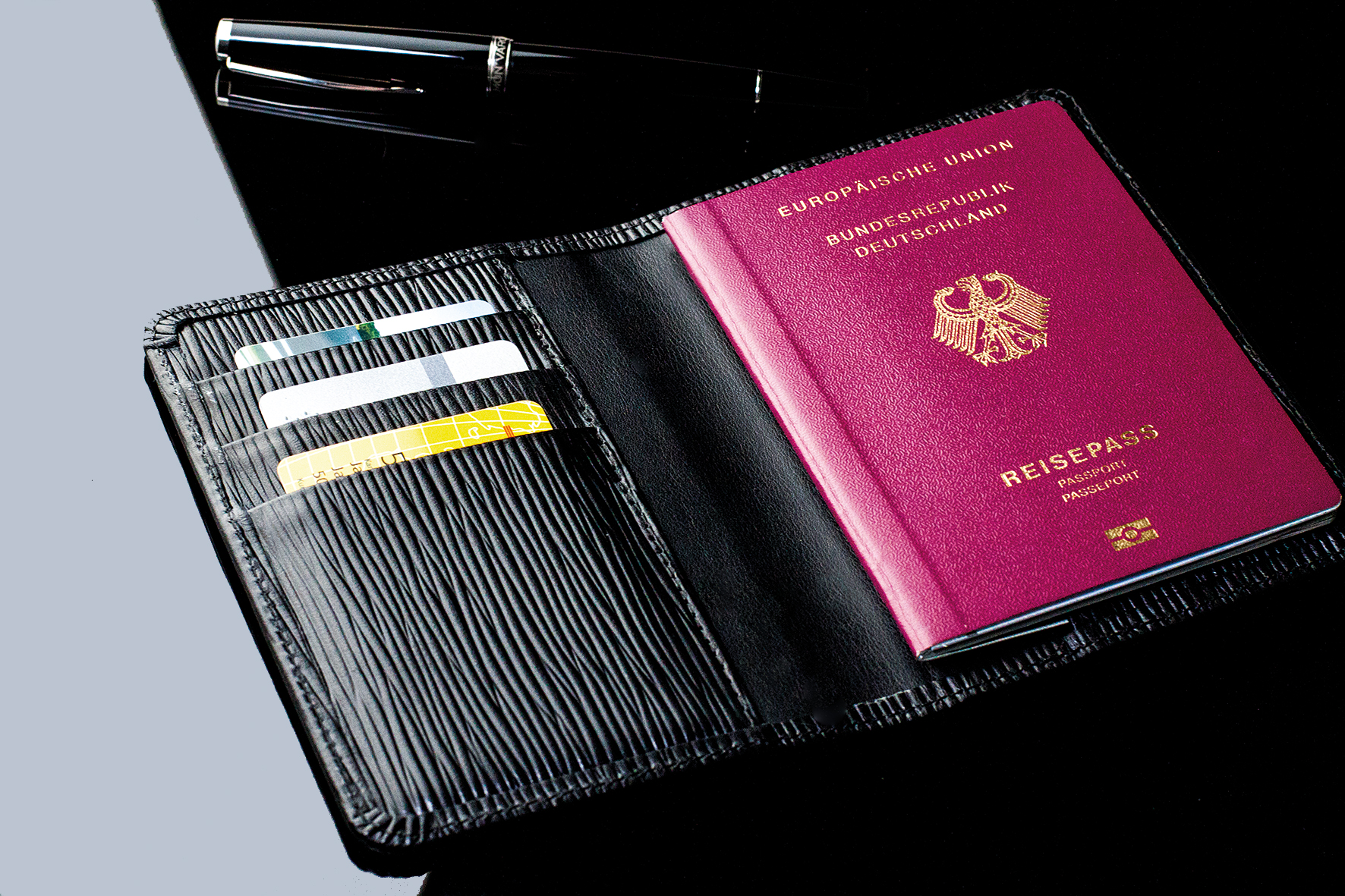 Reisepass Etui Passhülle Reiseportemonnaie Rosa Passport Holder Burgund SOOFRE Berlin Leder Reisepasshülle Impfpass Hülle 