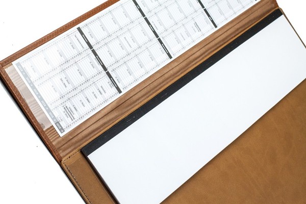 Schreibunterlage 65x45 mit Klappleiste inkl. Block + Kalender 25/26 PREMIUM LEDER BOXCALF cuoiobraun (glatt)