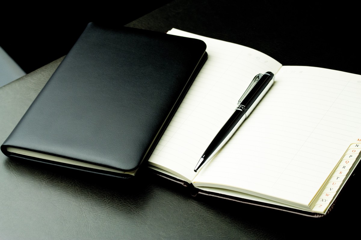 Adressbuch DIN A6+ (gebunden) | Echtleder | BOXCALF schwarz