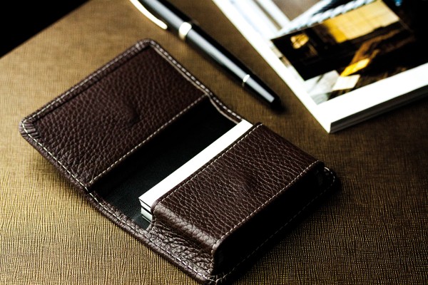 Visitenkartenetui XXL mit Magnetverschluß PREMIUM LEDER SOFTGRAIN dunkelbraun (genarbt)