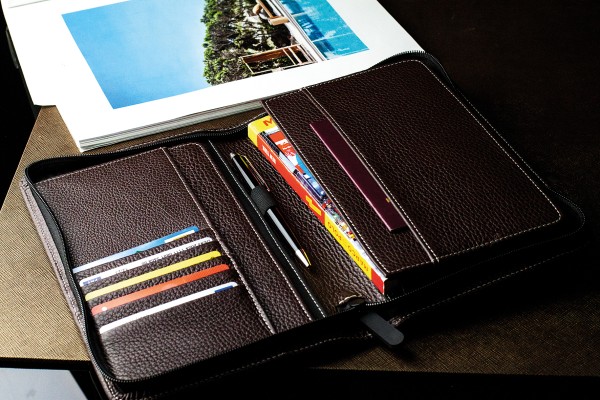 Traveller Book / Reisedokumente Mappe PREMIUM LEDER SOFTGRAIN dunkelbraun (genarbt) - RFID Protected