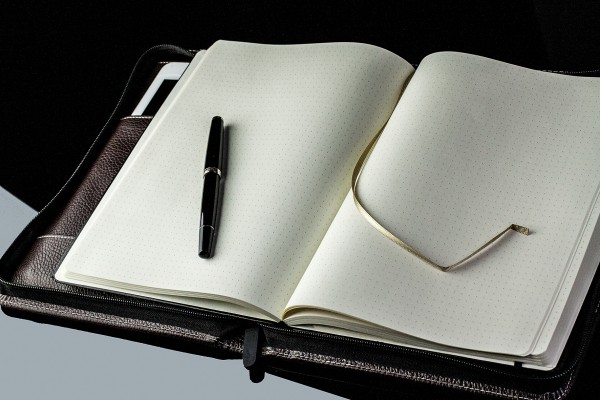 RV-Notizbuch mit Tablet Computer Fach PREMIUM LEDER SOFTGRAIN dunkelbraun (genarbt)