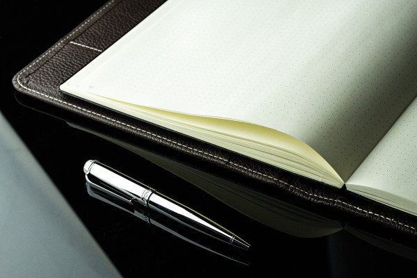 Notizbuch DIN A4+ (auswechselbar) PREMIUM LEDER SOFTGRAIN  dunkelbraun (genarbt)