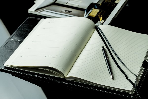 Kalenderbuch DIN B5 für das Jahr 2025 + 2026 PREMIUM LEDER VINTAGE schwarz (glatt)