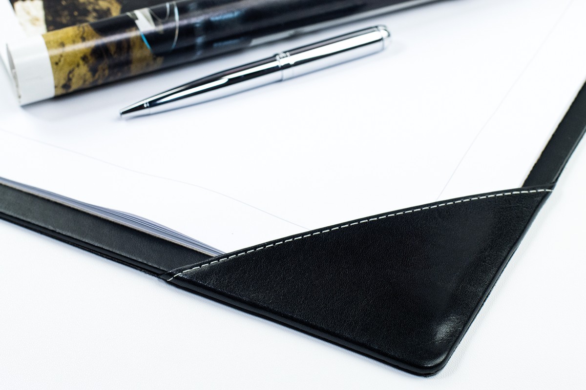 Schreibunterlage mit 4 Ecken + Papierblock PREMIUM LEDER VINTAGE schwarz