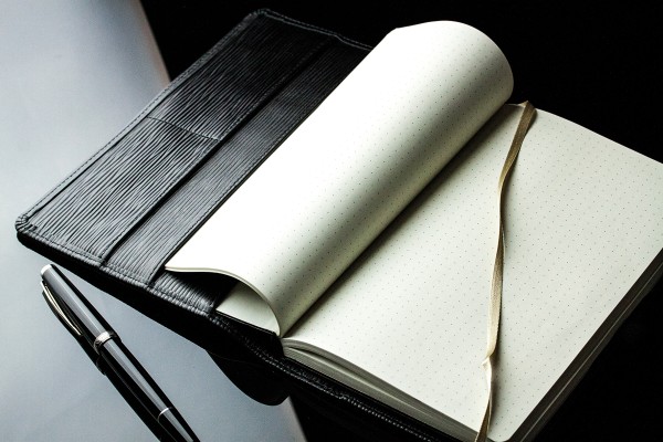 Notizbuch cirka DIN A5 (auswechselbar) PREMIUM LEDER MANHATTAN schwarz mit Paglia Narbung