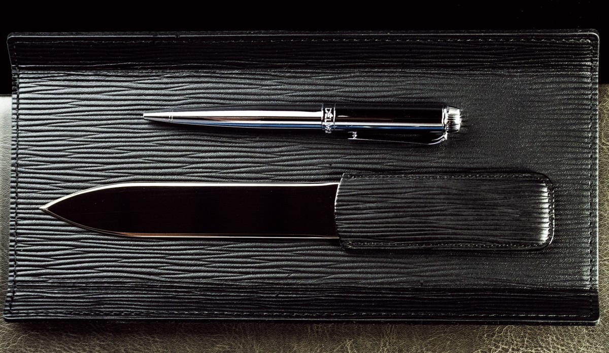 Federschale PREMIUM LEDER MANHATTAN schwarz mit Paglia Narbung