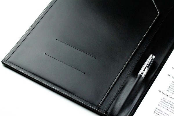 Klemmbrettmappe DIN A4 mit Blockklemme in CAMBRIDGE Top Grain Rindspaltleder mit heller Kontrastnaht schwarz