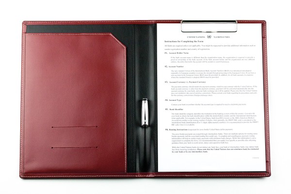 Klemmbrettmappe DIN A4 mit Blockklemme in CAMBRIDGE Top Grain Rindspaltleder mit heller Kontrastnaht rot