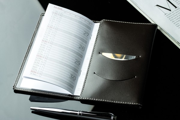 Taschenkalender 3-teilig für 2025 + 2026 - Cambridge Top Grain Leder dunkelbraun