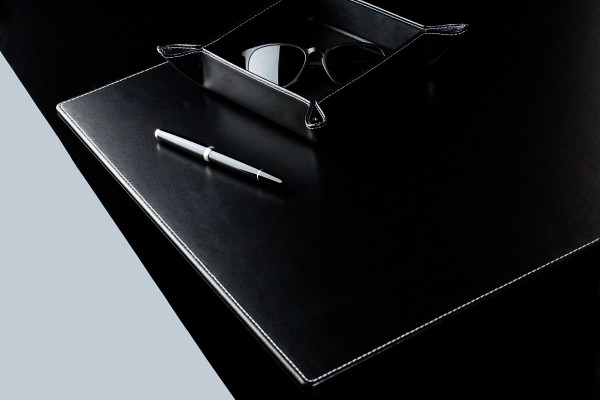 Schreibunterlage 65 x 45, CAMBRIDGE Top Grain Rindspaltleder mit heller Kontrastnaht,  schwarz