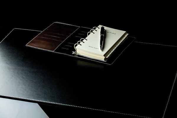 Schreibunterlage 60 x 40, CAMBRIDGE Top Grain Rindspaltleder mit heller Kontrastnaht,  schwarz