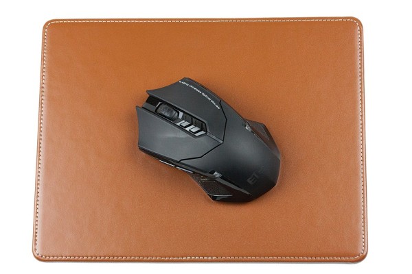 Mousepad CAMBRIDGE Top Grain Rindspaltleder mit heller Kontrastnaht hellbraun