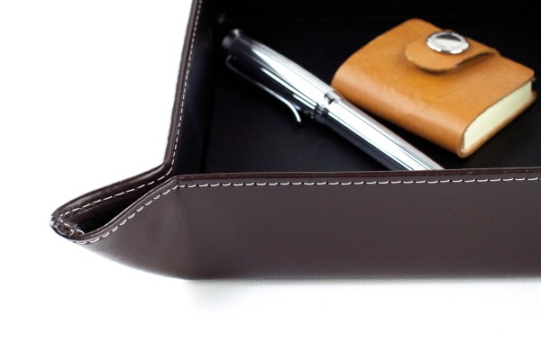 Taschenleerer / Utensilienschale CAMBRIDGE Top Grain Rindspaltleder mit heller Kontrastnaht dunkelbraun
