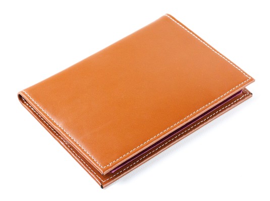 Reisepass / Impfausweis Etui CAMBRIDGE Top Grain Rindspaltleder mit heller Kontrastnaht hellbraun