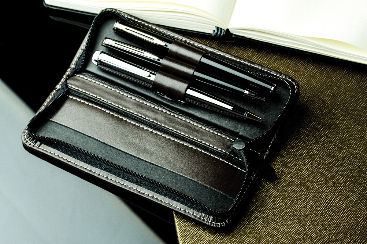 RV-Schreibgeräteetui TRIO - CAMBRIDGE Top Grain Leder - dunkelbraun