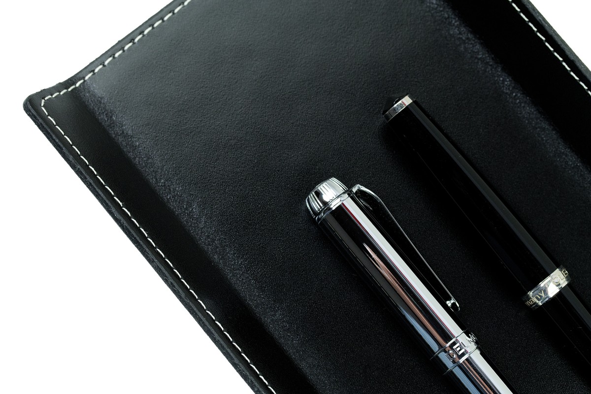 Federschale CAMBRIDGE Top Grain Rindspaltleder mit heller Kontrastnaht schwarz