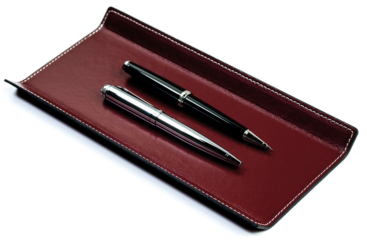 Federschale CAMBRIDGE Top Grain Rindspaltleder mit heller Kontrastnaht rot