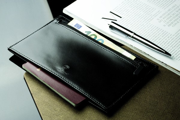 Travel Slim Wallet in CAMBRIDGE Top Grain Rindspaltleder schwarz