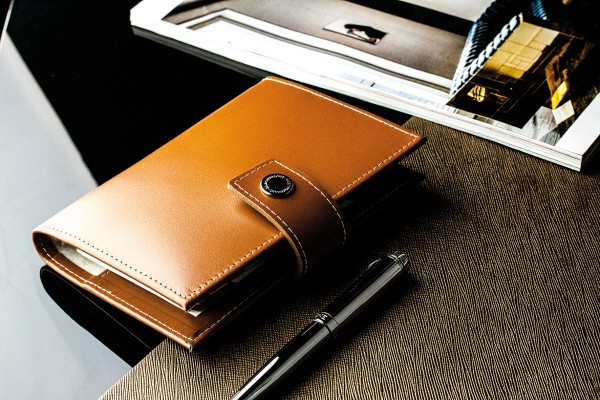 Pocket Design Diary Mini für das Jahr 2026, Cambridge Top Grain Leder, hellbraun