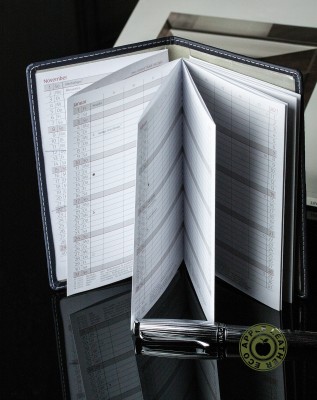 Leporello Faltkalender 2025 + 2026 in ECO APPLE LEATHER Lederimitat dunkelblau