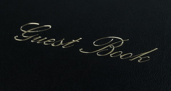 Gästebuch 20 x 24 cm aus veganem Lederimitat NOVAPELL schwarz - mit hochwertiger Goldfolienprägung GUEST BOOK