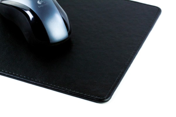 Mousepad aus veganem Lederimitat schwarz  - made in Germany