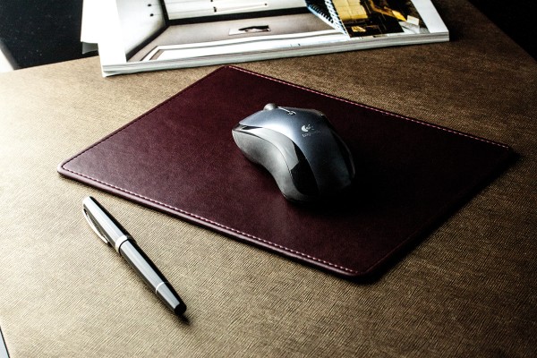 Mousepad aus veganem Lederimitat weinrot  - made in Germany