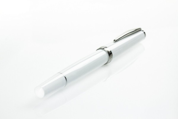 Füllhalter Patrone/Konverter PALLADIUM weiss inkl. Stecketui aus Leder
