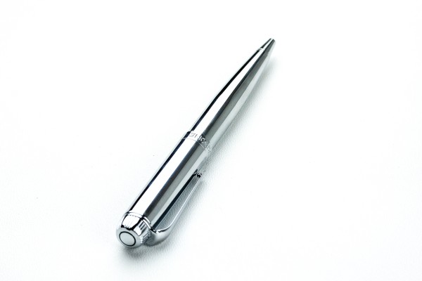 Exclusiver Drehkugelschreiber BAUHAUS silberfarben inkl. Stecketui aus Leder
