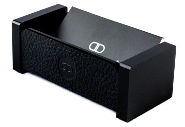 Visitenkartenspender - ACRYL schwarz Kombination mit PREMIUM LEDER SOFTGRAIN schwarz (genarbt)